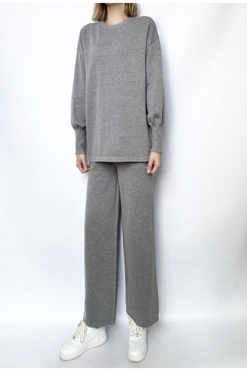 Sweater and pants set