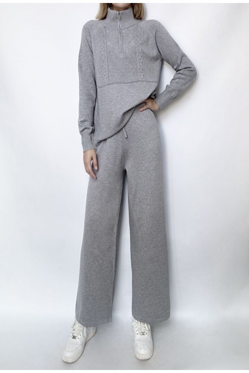 Sweater and pants set