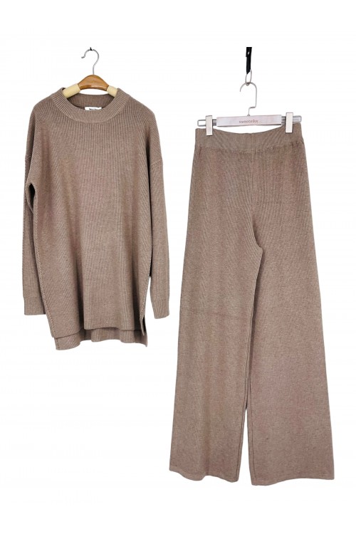 Sweater and pants set