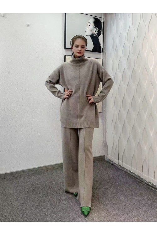 Sweater and pants set