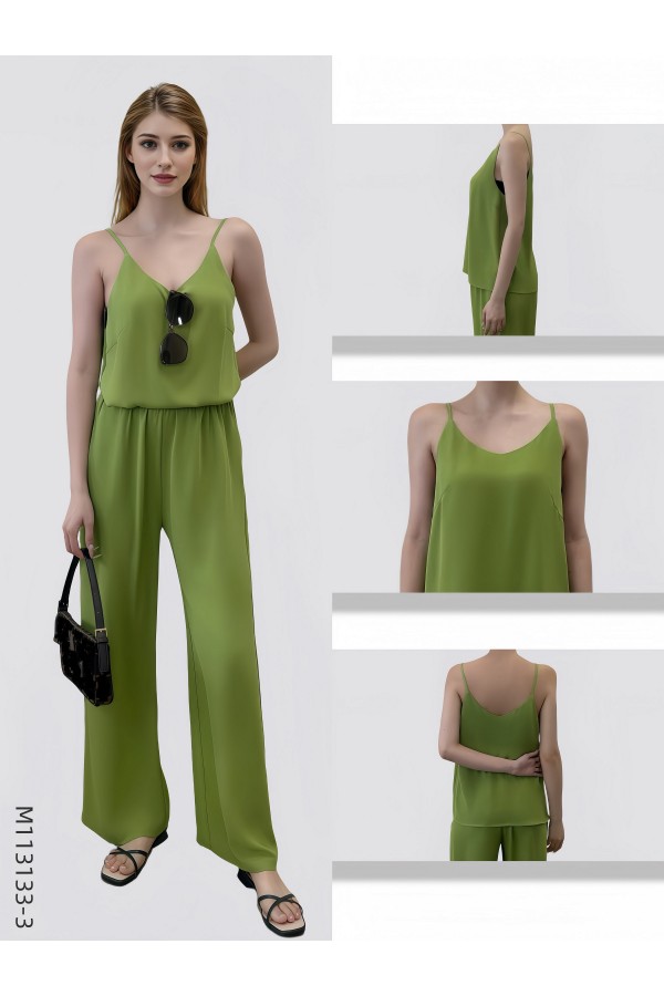 T-shirt and pants set